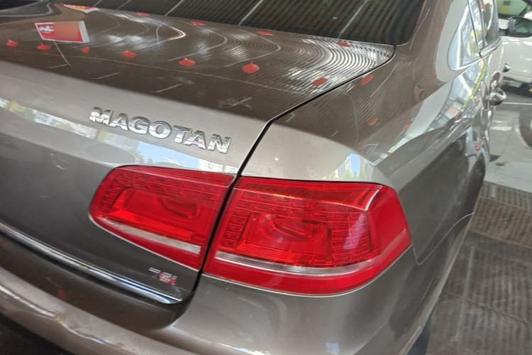 Used Volkswagen Magotan 2016 1.8TSI Luxury Comfort Model Right Rear Taillight