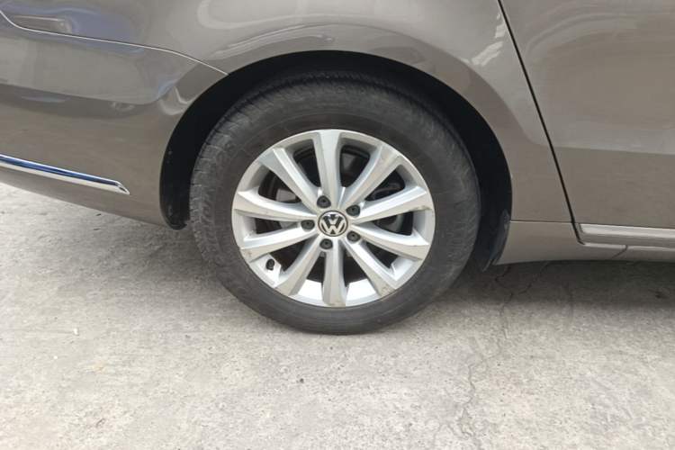 Used Volkswagen Magotan 2016 1.8TSI Smart Enjoyment Leading Model Right Rear Wheel Hub