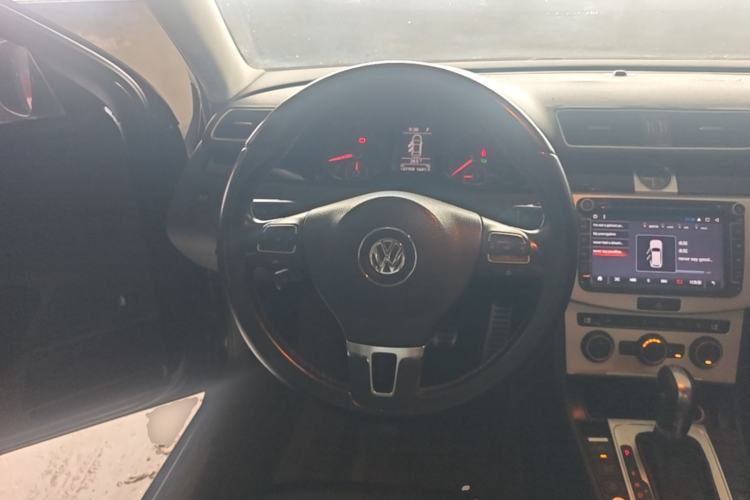Used Volkswagen Magotan 2016 2.0 TSI Luxury Comfort Version Steering Wheel