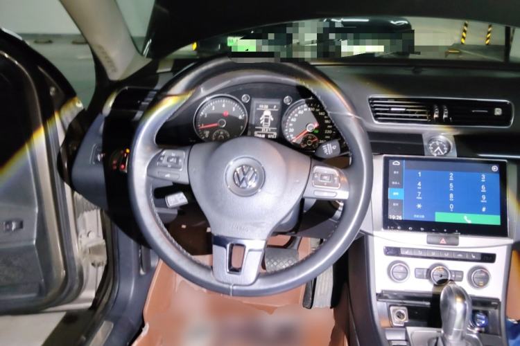 Used Volkswagen Magotan 2016 2.0 TSI Luxury Comfort Version Steering Wheel