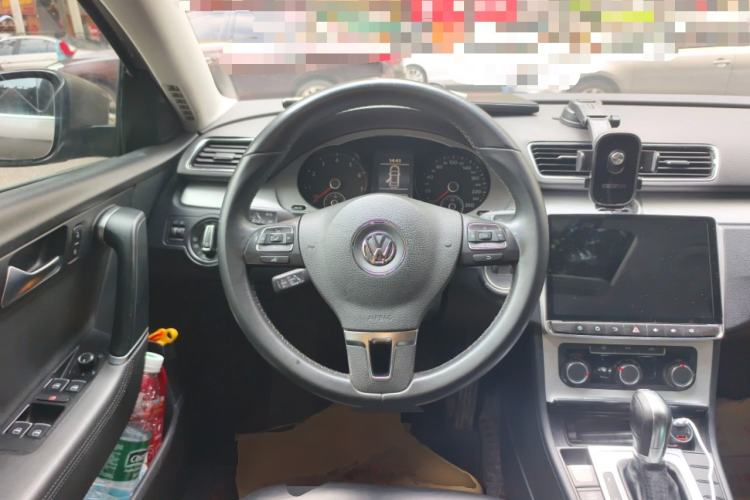 Used Volkswagen Magotan 2016 1.8TSI Smart Comfort Model Steering Wheel