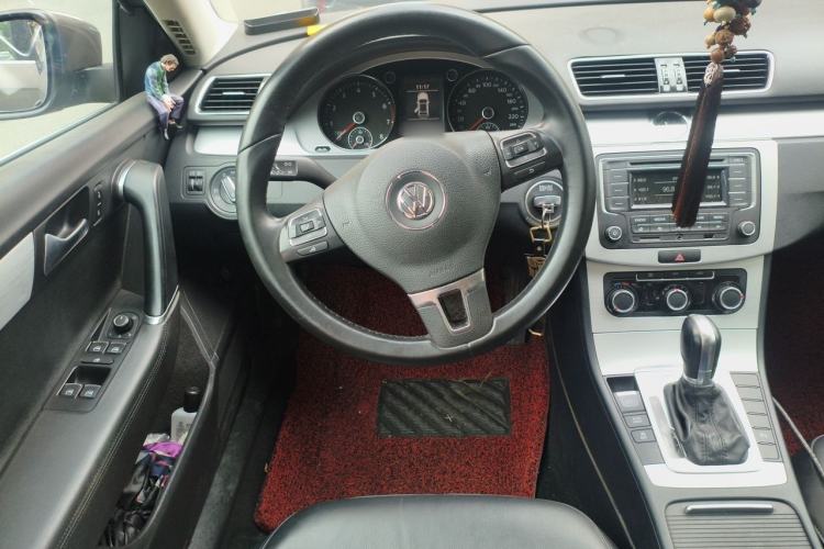 Used Volkswagen Magotan 2016 1.8TSI Smart Comfort Model Steering Wheel