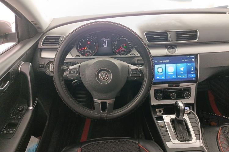 Used Volkswagen Magotan 2016 1.8TSI Smart Comfort Model Steering Wheel