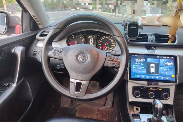 Used Volkswagen Magotan 2016 1.8TSI Smart Comfort Model Steering Wheel