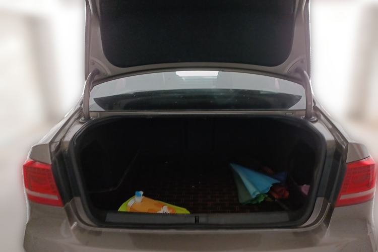 Used Volkswagen Magotan 2016 1.8TSI Smart Comfort Model Trunk