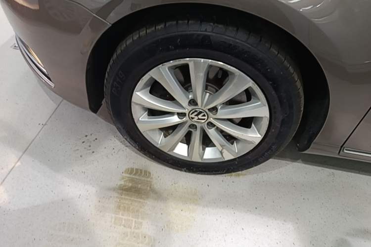 Used Volkswagen Magotan 2016 1.8TSI Smart Enjoyment Leading Model Left Front Wheel Hub