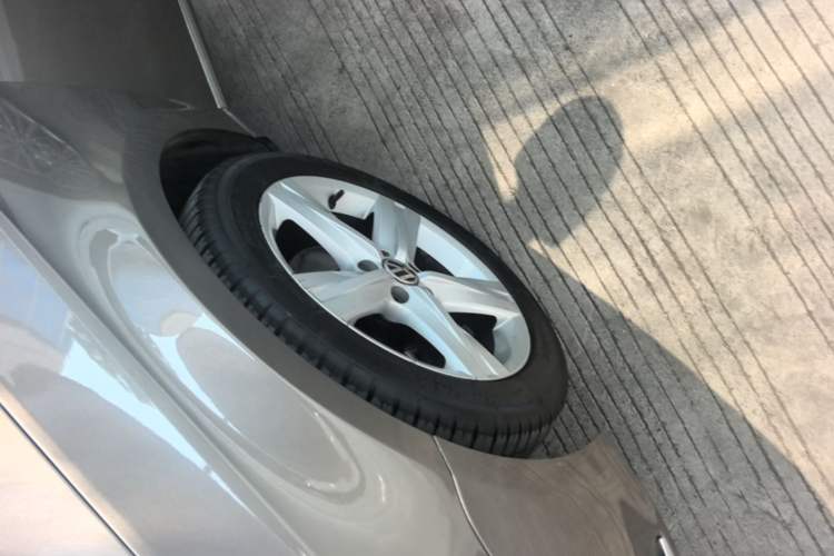 Used Volkswagen Magotan 2016 2.0 TSI Luxury Comfort Version Left Front Wheel Hub