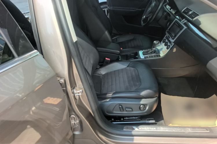 Used Volkswagen Magotan 2016 2.0 TSI Luxury Comfort Version Right Front Seat