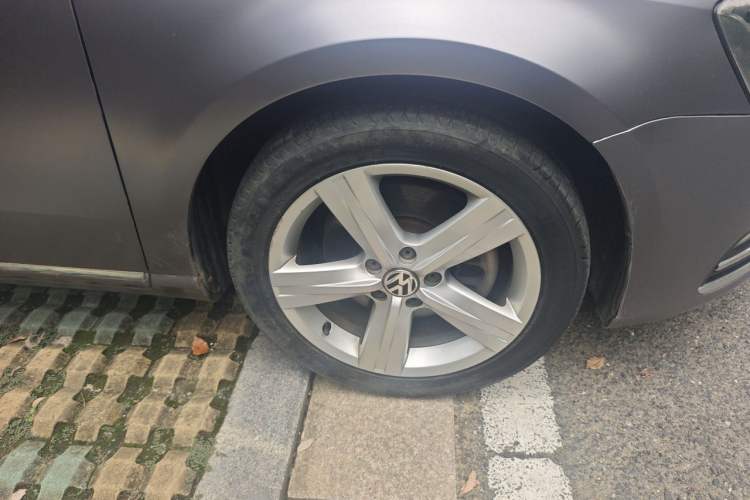 Used Volkswagen Magotan 2016 1.8TSI Luxury Comfort Model Right Front Wheel Hub
