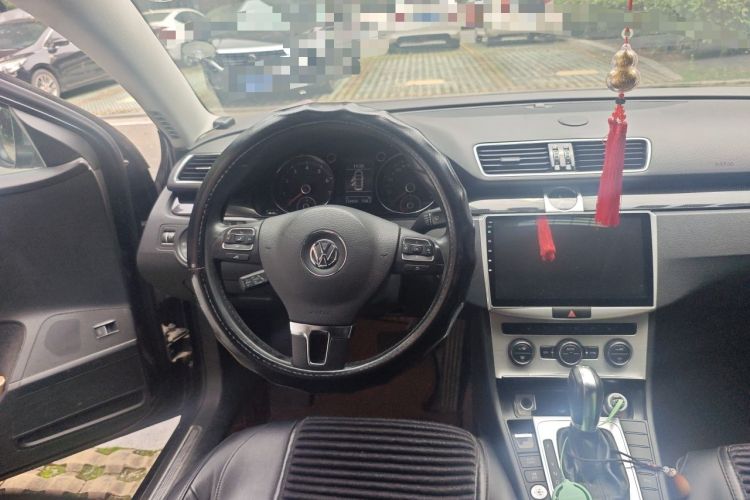 Used Volkswagen Magotan 2016 1.8TSI Luxury Comfort Model Steering Wheel