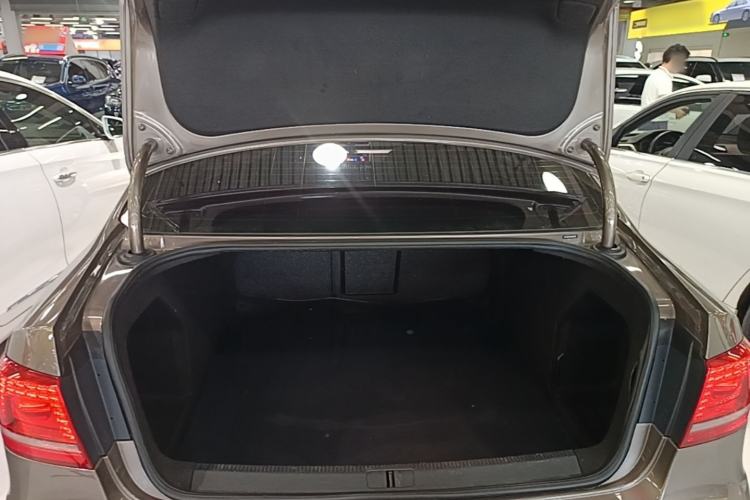 Used Volkswagen Magotan 2016 1.8TSI Smart Enjoyment Leading Model Trunk
