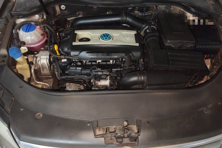 Used Volkswagen Magotan 2016 1.8TSI Smart Comfort Model Engine Bay