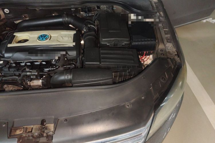 Used Volkswagen Magotan 2016 1.8TSI Smart Comfort Model Engine Bay Left