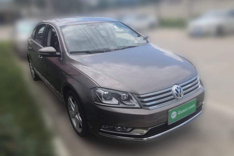 Used Volkswagen Magotan 2016 1.8TSI Luxury Comfort Model Front Right 45 Deg