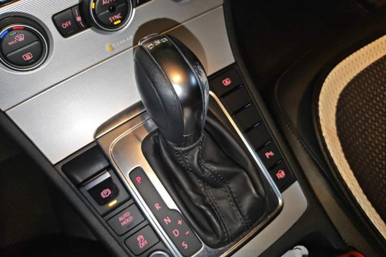 Used Volkswagen Magotan 2016 2.0 TSI Smart Luxury Version Gear Lever