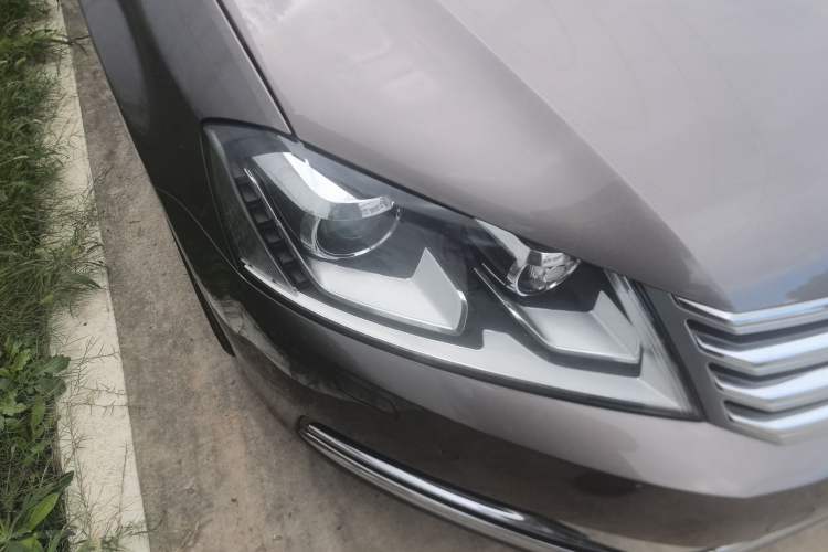 Used Volkswagen Magotan 2016 1.8TSI Luxury Comfort Model Right Front Headlight