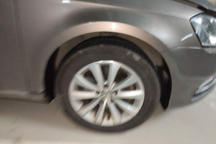 Used Volkswagen Magotan 2016 1.8TSI Smart Comfort Model Right Front Wheel Hub