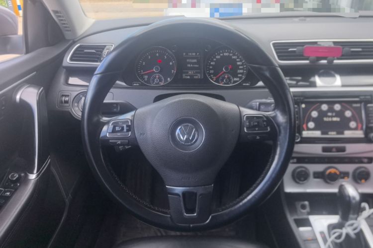 Used Volkswagen Magotan 2016 1.8TSI Luxury Comfort Model Steering Wheel