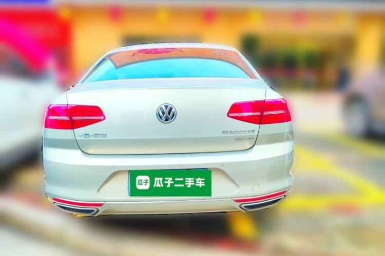 Used Volkswagen Magotan 2016 1.8TSI Luxury Comfort Model Rear