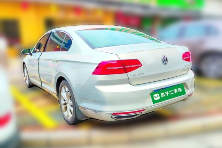 Used Volkswagen Magotan 2016 1.8TSI Luxury Comfort Model Rear Left 45 Deg
