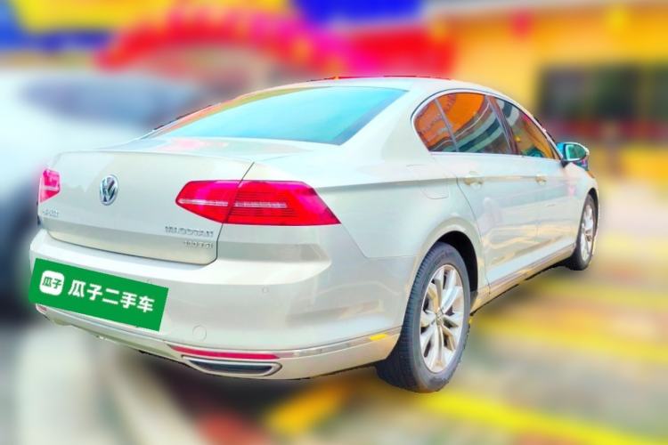 Used Volkswagen Magotan 2016 1.8TSI Luxury Comfort Model Rear Right 45 Deg