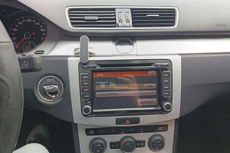 Used Volkswagen Magotan 2016 1.8TSI Smart Enjoyment Leading Model Audio And AC Panel