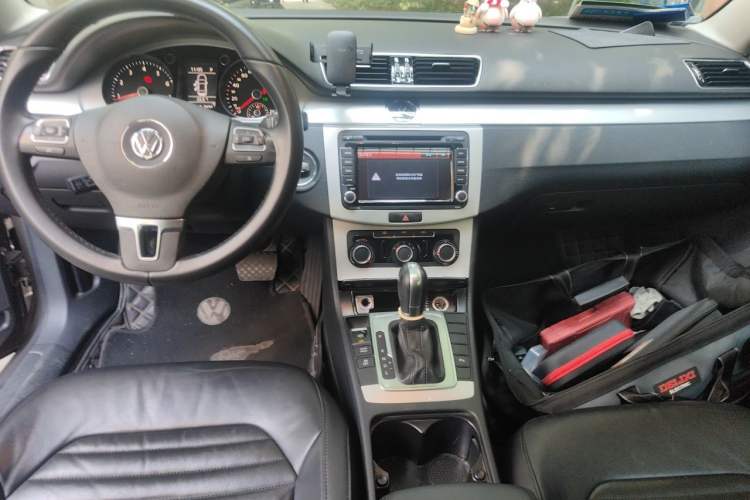 Used Volkswagen Magotan 2016 1.8TSI Smart Comfort Model Center Console