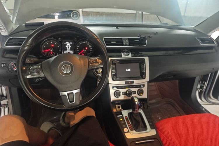 Used Volkswagen Magotan 2016 2.0 TSI Luxury Comfort Version Center Console