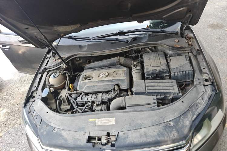 Used Volkswagen Magotan 2016 1.8TSI Smart Comfort Model Engine Bay