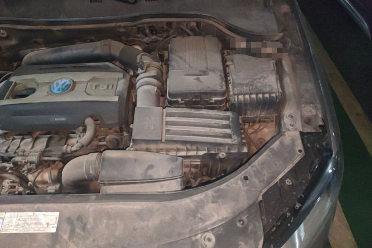 Used Volkswagen Magotan 2016 1.8TSI Smart Comfort Model Engine Bay Left