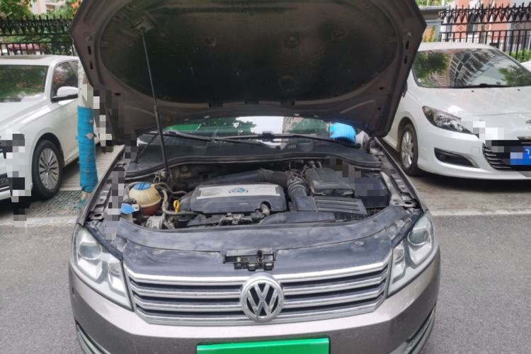 Used Volkswagen Magotan 2016 1.8TSI Luxury Comfort Model Engine Bay