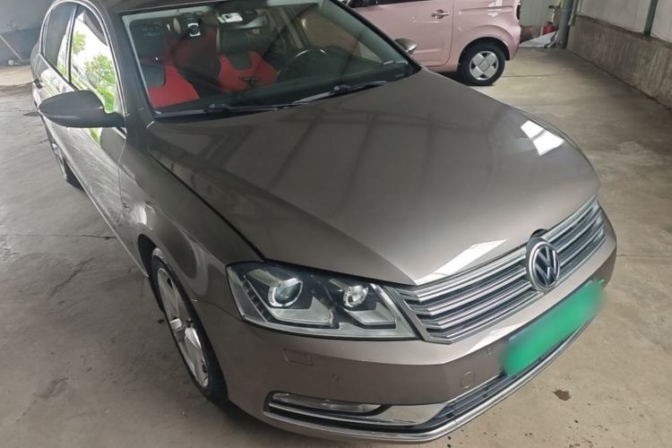 Used Volkswagen Magotan 2016 2.0 TSI Luxury Comfort Version Front Right 45 Deg