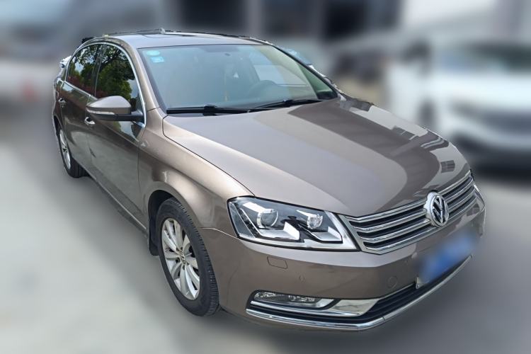 Used Volkswagen Magotan 2016 1.8TSI Smart Enjoyment Leading Model Front Right 45 Deg