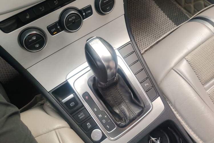 Used Volkswagen Magotan 2016 1.8TSI Luxury Comfort Model Gear Lever