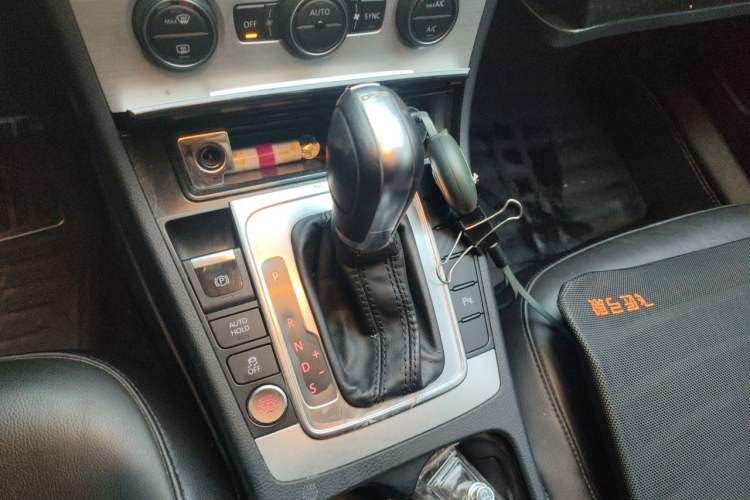 Used Volkswagen Magotan 2016 1.8TSI Luxury Comfort Model Gear Lever