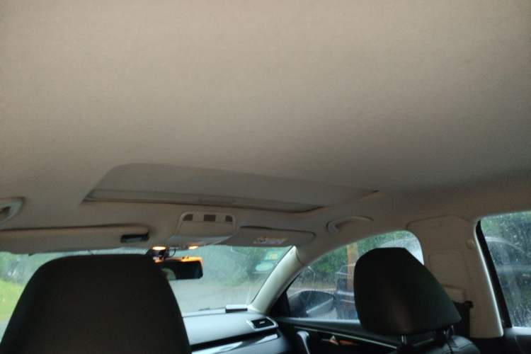 Used Volkswagen Magotan 2016 1.8TSI Luxury Comfort Model Headliner