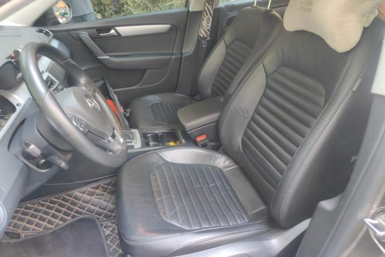 Used Volkswagen Magotan 2016 1.8TSI Smart Comfort Model Left Front Seat