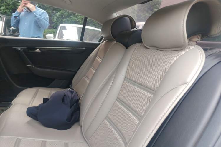 Used Volkswagen Magotan 2016 1.8TSI Luxury Comfort Model Left Rear Seat
