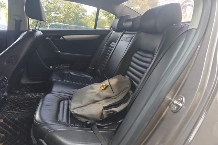 Used Volkswagen Magotan 2016 1.8TSI Smart Comfort Model Left Rear Seat