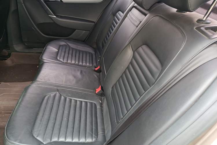 Used Volkswagen Magotan 2016 1.8TSI Smart Enjoyment Leading Model Left Rear Seat