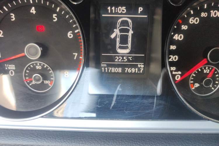 Used Volkswagen Magotan 2016 1.8TSI Smart Comfort Model Odometer Close Up