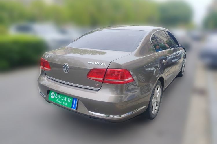 Used Volkswagen Magotan 2016 1.8TSI Luxury Comfort Model Rear Right 45 Deg