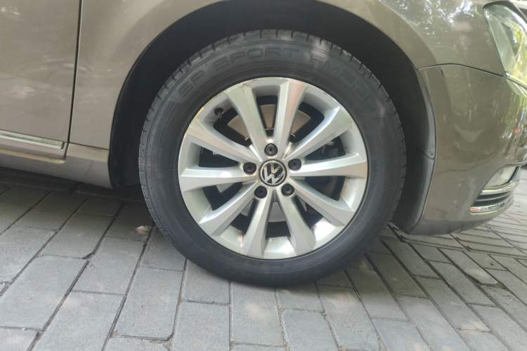 Used Volkswagen Magotan 2016 1.8TSI Smart Comfort Model Right Front Wheel Hub