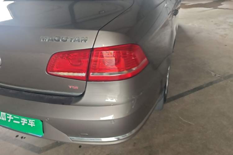 Used Volkswagen Magotan 2016 2.0 TSI Luxury Comfort Version Right Rear Taillight