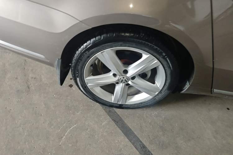 Used Volkswagen Magotan 2016 2.0 TSI Luxury Comfort Version Right Rear Wheel Hub