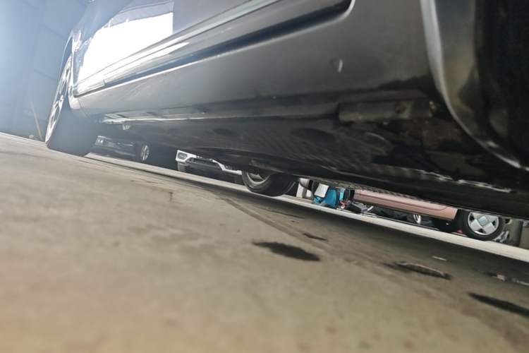 Used Volkswagen Magotan 2016 2.0 TSI Luxury Comfort Version Right Side Sill