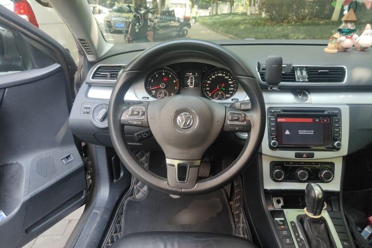 Used Volkswagen Magotan 2016 1.8TSI Smart Comfort Model Steering Wheel