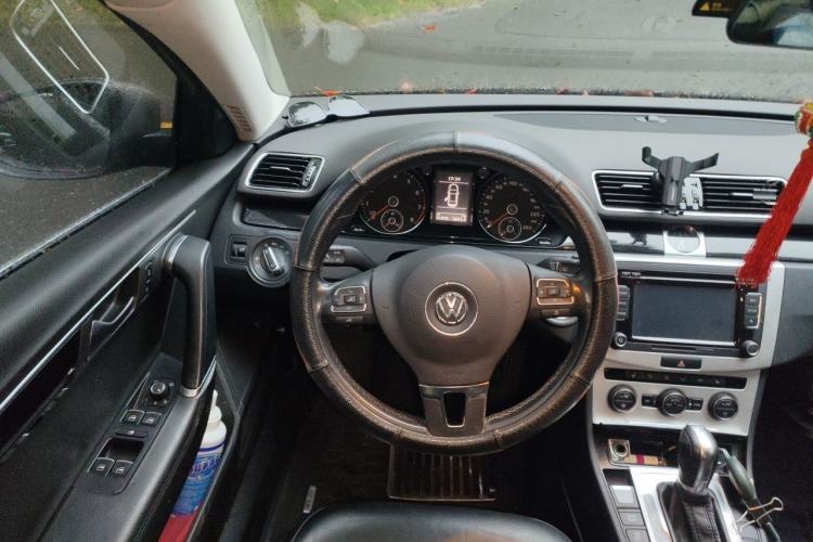 Used Volkswagen Magotan 2016 1.8TSI Luxury Comfort Model Steering Wheel