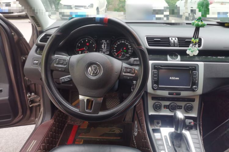 Used Volkswagen Magotan 2016 1.8TSI Luxury Comfort Model Steering Wheel