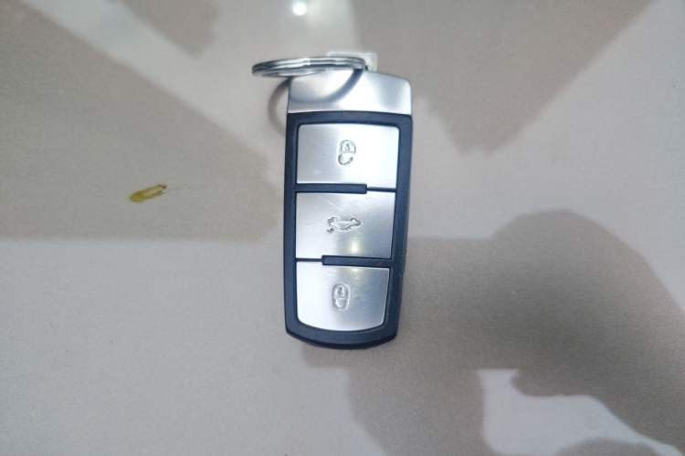 Used Volkswagen Magotan 2016 1.8TSI Luxury Comfort Model Vehicle Key